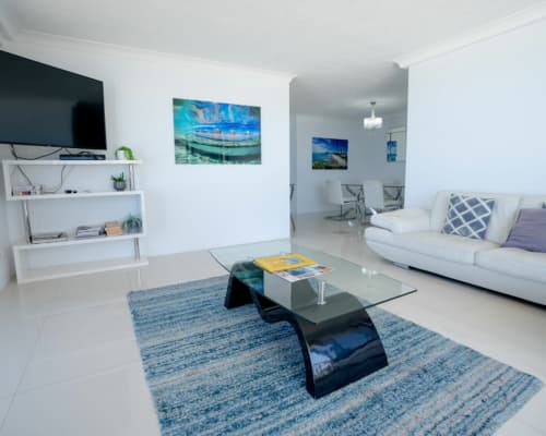 surfers-paradise-apartment-3-bedroom-oceanfront-(1)