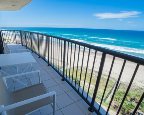 surfers-paradise-apartment-3-bedroom-oceanfront-(3)